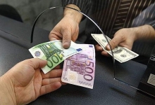 Банки в Азербайджане возобновили обмен валюты