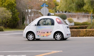 Google отказалась от создания самоуправляемого авто