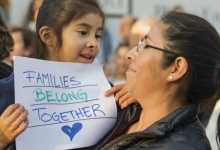 Более 500 детей мигрантов после указа Трампа в США вернули родителям